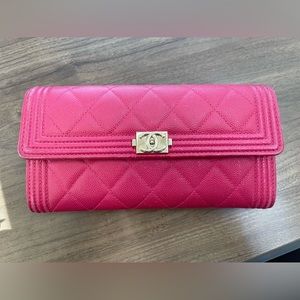 CHANEL
Caviar Quilted Large Boy Gusset Flap Wallet